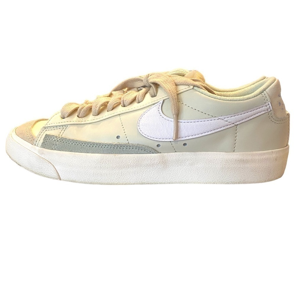 Nike Blazer Low ‘77 Women’s Sneakers - Size 7